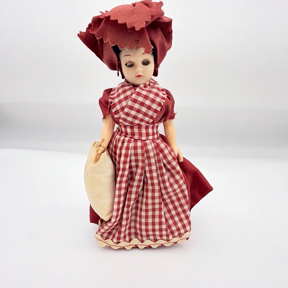 Unbranded Souvenir Doll Unisex 8in Red Good 1971 Savannah Pirates House Gingham